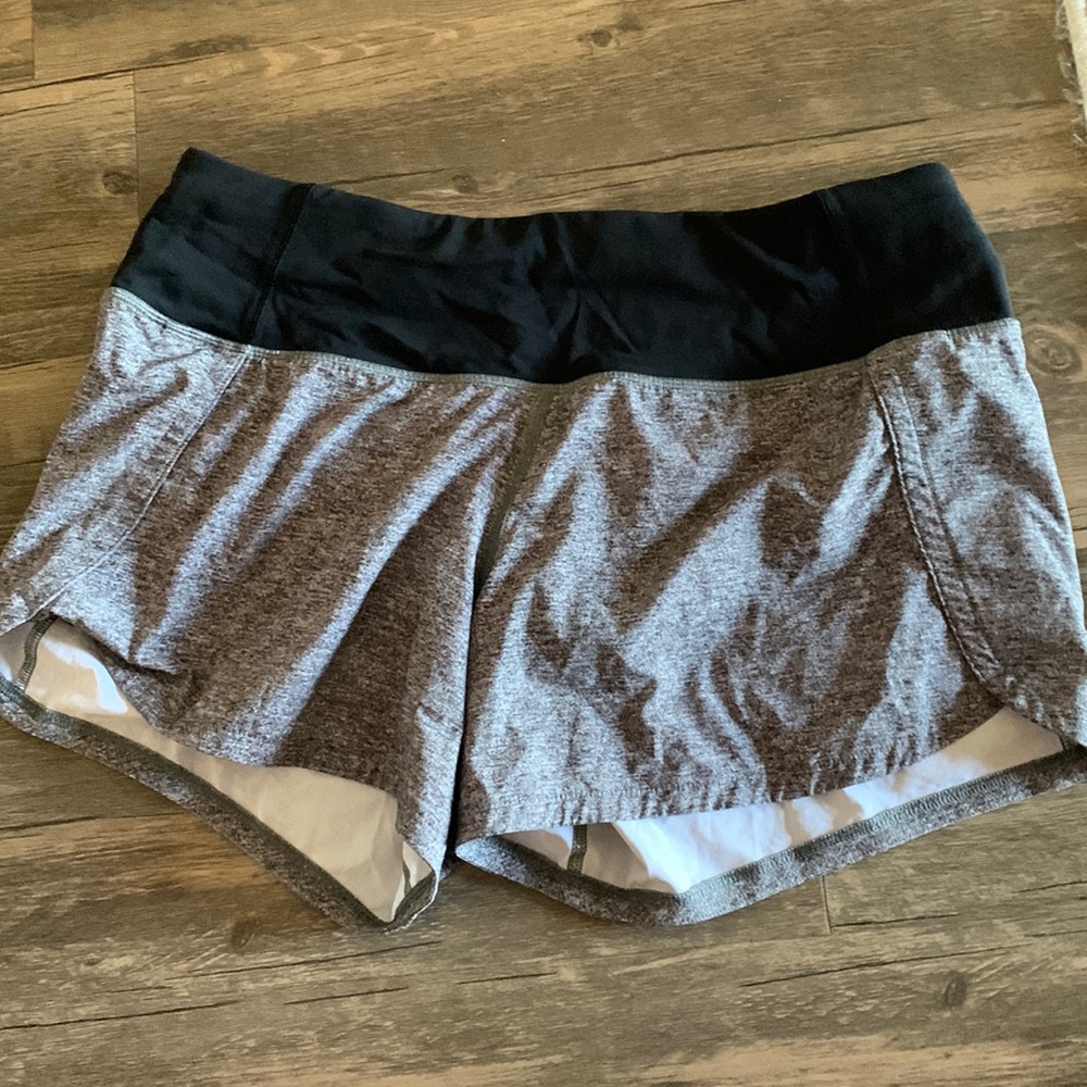 Lululemon Run Times short Black Pattern size 6